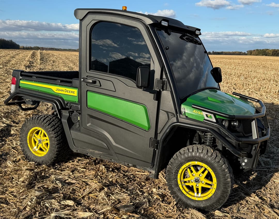 Image of John Deere XUV 835M Primary image