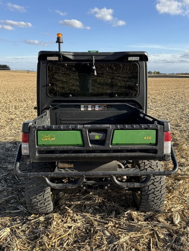 Image of John Deere XUV 835M equipment image 4