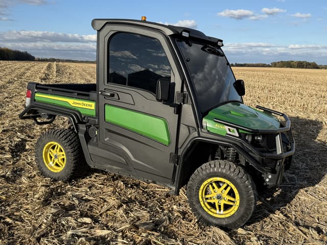 Image of John Deere XUV 835M equipment image 1