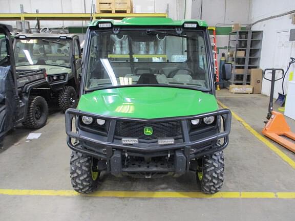 Image of John Deere XUV 835R equipment image 4