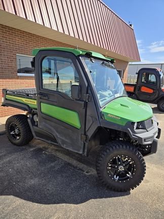 2022 John Deere XUV 835R Equipment Image0
