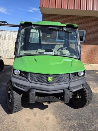 Image of John Deere XUV 835R equipment image 4
