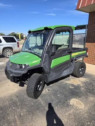 Image of John Deere XUV 835R equipment image 2