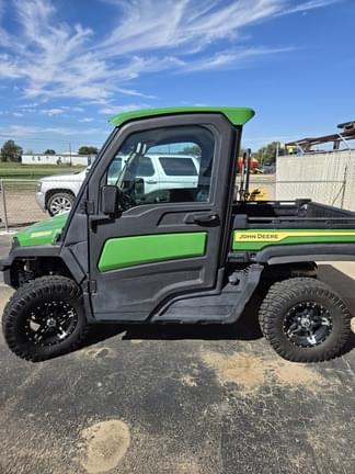 Image of John Deere XUV 835R equipment image 1