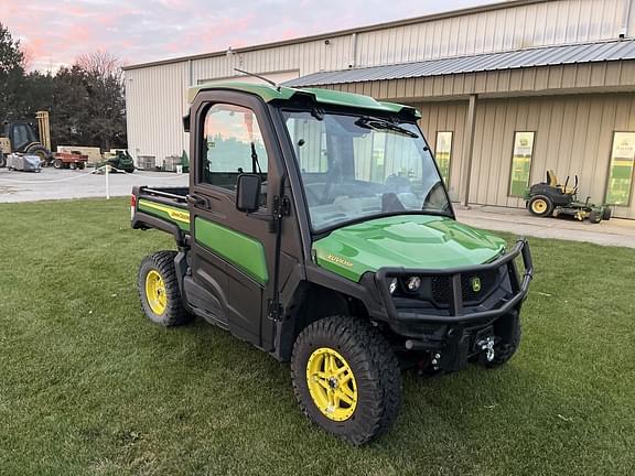 Image of John Deere XUV 835R equipment image 2