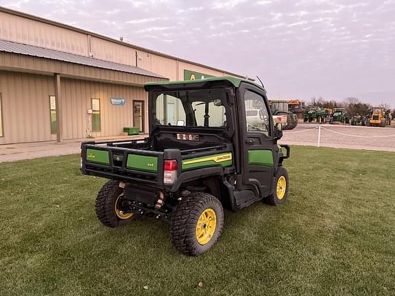 Image of John Deere XUV 835R equipment image 4