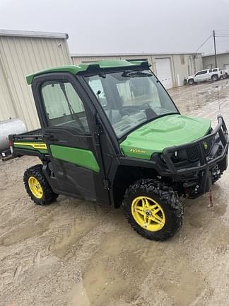 Image of John Deere XUV 835R equipment image 2