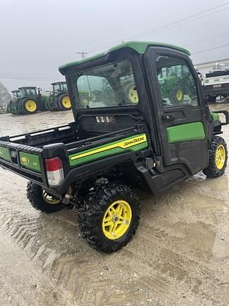 Image of John Deere XUV 835R equipment image 3