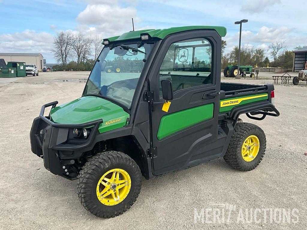 Image of John Deere XUV 835R Primary image