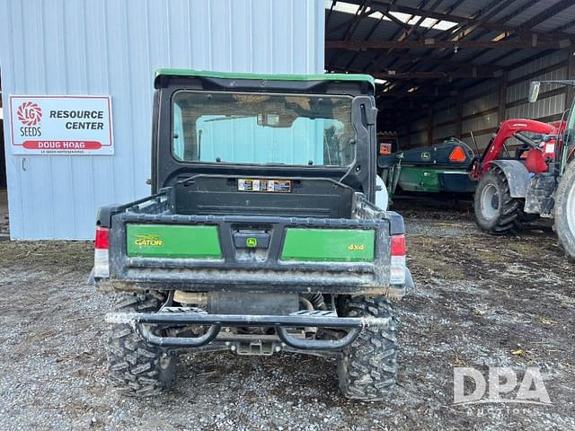 Image of John Deere XUV 835R equipment image 4