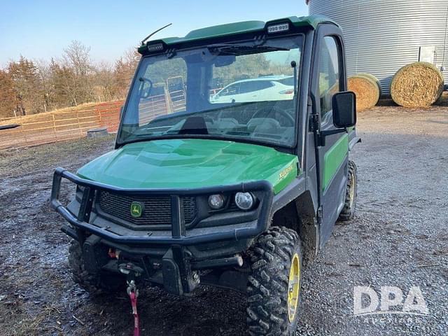 Image of John Deere XUV 835R equipment image 1