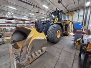 2022 John Deere 844L Image