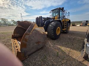 2022 John Deere 844L Image