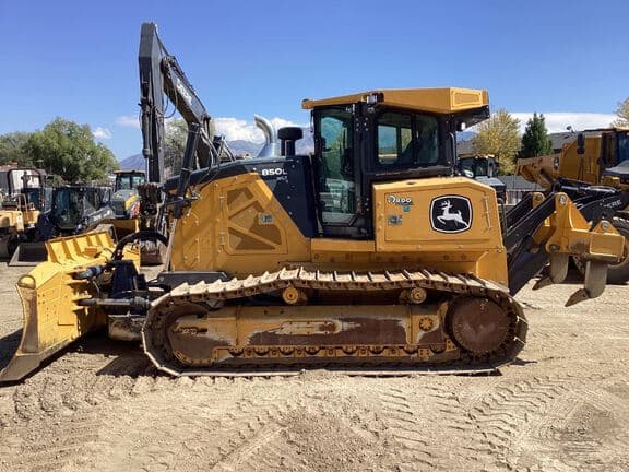 Image of John Deere 850L equipment image 1