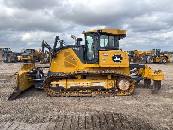 Image of John Deere 850L WLT Primary image