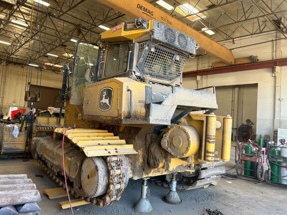Image of John Deere 850L WLT equipment image 2