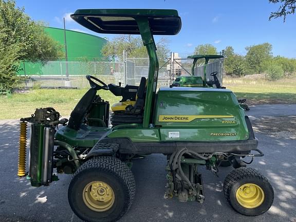 Image of John Deere 8700A Primary image