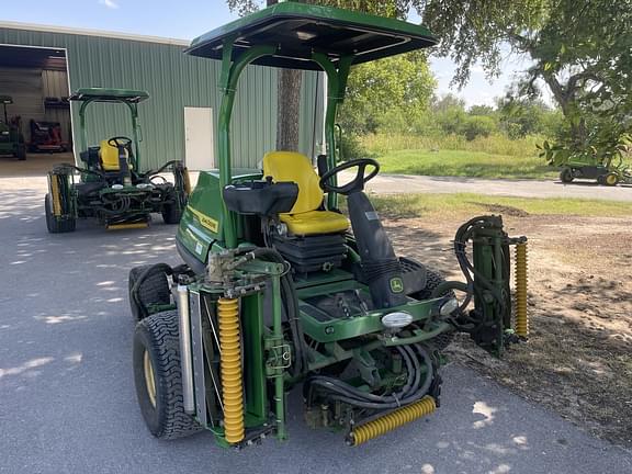 Image of John Deere 8700A equipment image 4