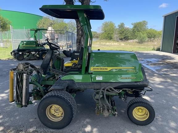 Image of John Deere 8700A equipment image 2