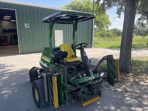 Image of John Deere 8700A equipment image 3