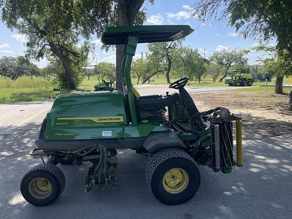 Image of John Deere 8700A equipment image 4