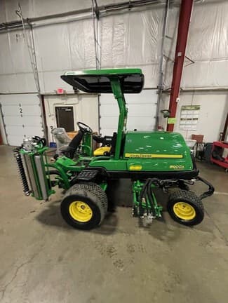 Image of John Deere 8900A equipment image 1