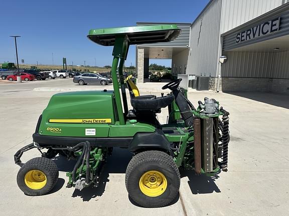 Image of John Deere 8900A equipment image 2