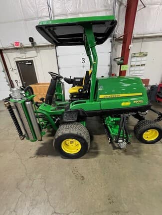 Image of John Deere 8900A equipment image 1