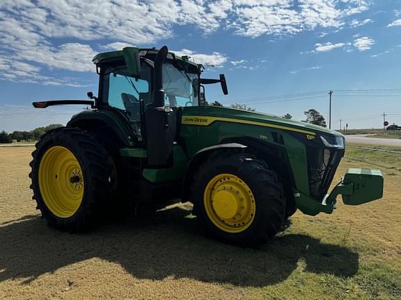 Image of John Deere 8R 230 equipment image 3