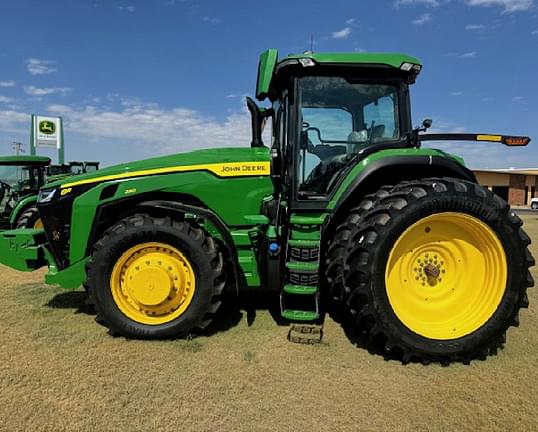 Image of John Deere 8R 230 Primary image