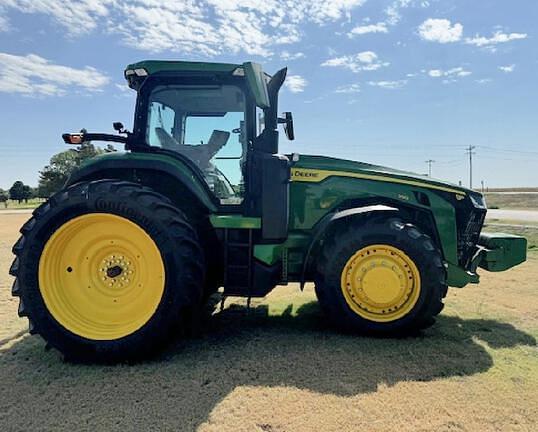 Image of John Deere 8R 230 equipment image 1