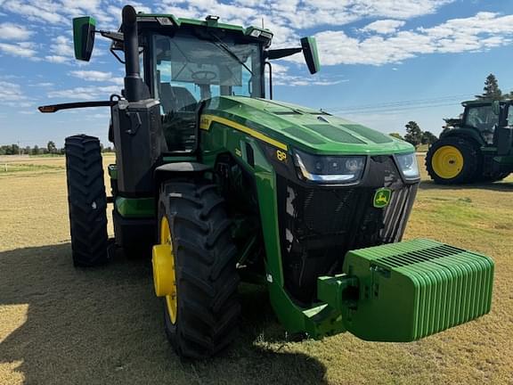 Image of John Deere 8R 230 equipment image 4