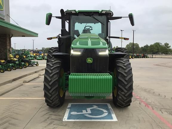 Image of John Deere 8R 230 equipment image 4