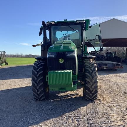 Image of John Deere 8R 230 equipment image 3