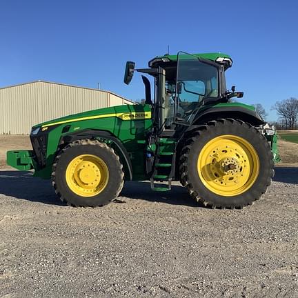 Image of John Deere 8R 230 equipment image 1