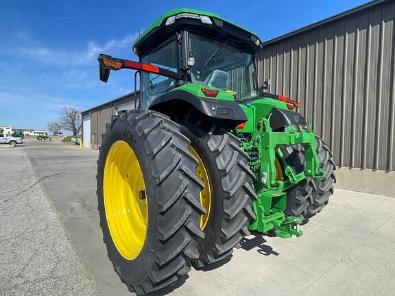 Image of John Deere 8R 230 equipment image 4