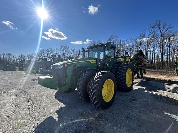 Image of John Deere 8R 230 equipment image 1