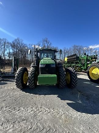 Image of John Deere 8R 230 equipment image 3