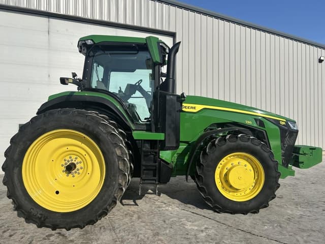 Image of John Deere 8R 230 equipment image 3