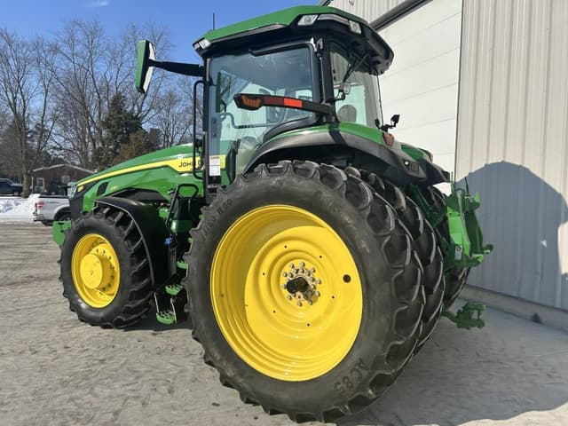 Image of John Deere 8R 230 equipment image 4