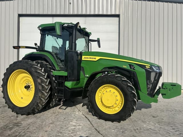 Image of John Deere 8R 230 equipment image 1
