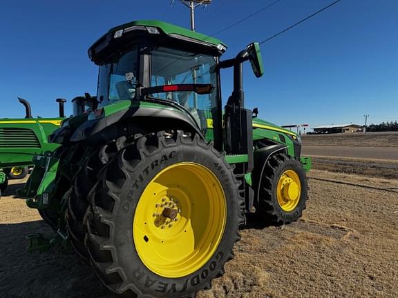 Image of John Deere 8R 230 equipment image 1