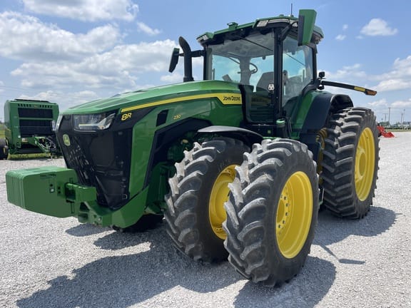 Main image John Deere 8R 230