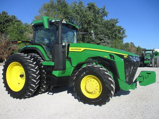 Image of John Deere 8R 230 equipment image 1