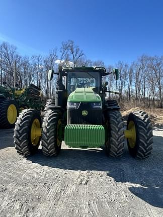 Image of John Deere 8R 230 equipment image 2