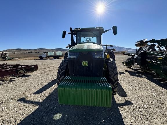 Image of John Deere 8R 230 equipment image 2