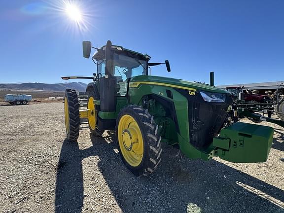 Image of John Deere 8R 230 equipment image 3