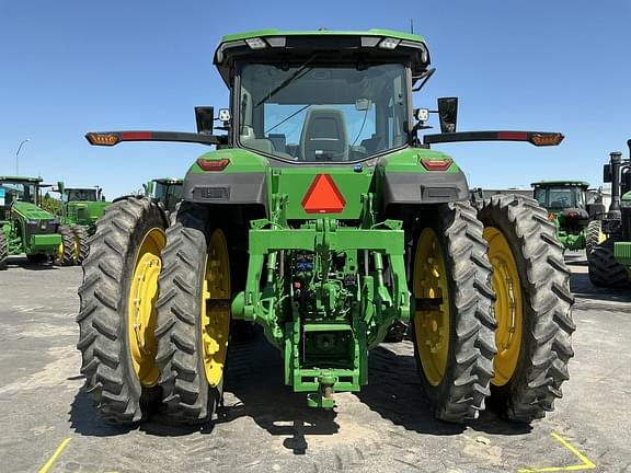 Image of John Deere 8R 230 equipment image 3
