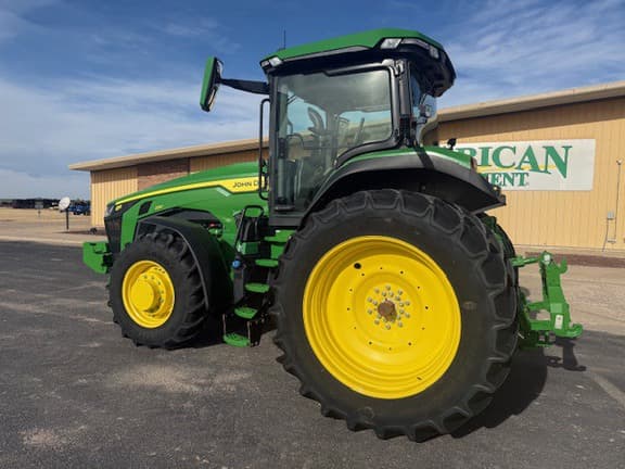 Image of John Deere 8R 230 equipment image 2