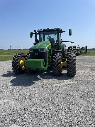 Image of John Deere 8R 230 equipment image 4